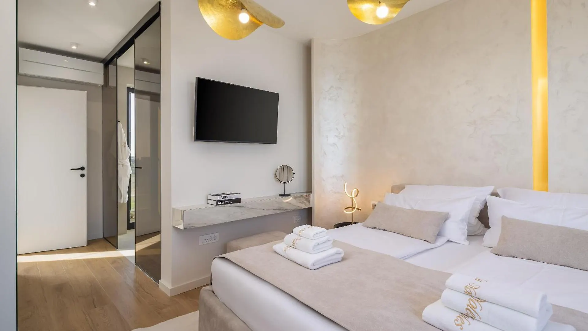 Luxury Seafront Villa Noles With Heated Pool, Jacuzzi, Ev Near Zadar Sukošan 0*,