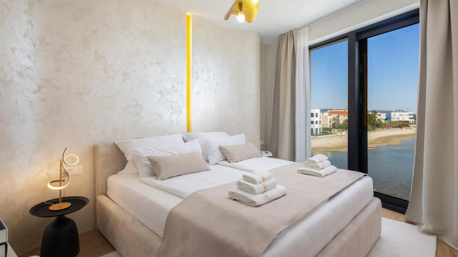 Luxury Seafront Villa Noles With Heated Pool, Jacuzzi, Ev Near Zadar Sukošan