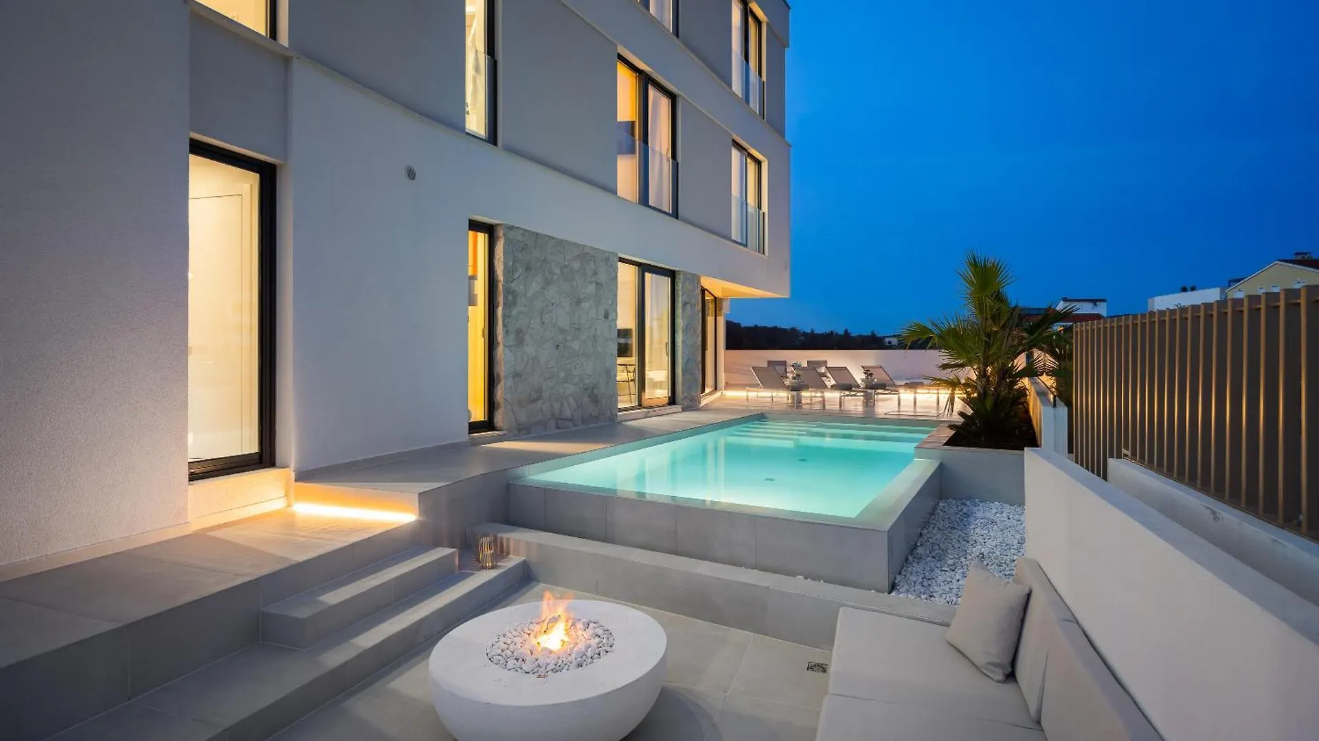 Luxury Seafront Villa Noles With Heated Pool, Jacuzzi, Ev Near Zadar Sukošan 0*,  크로아티아