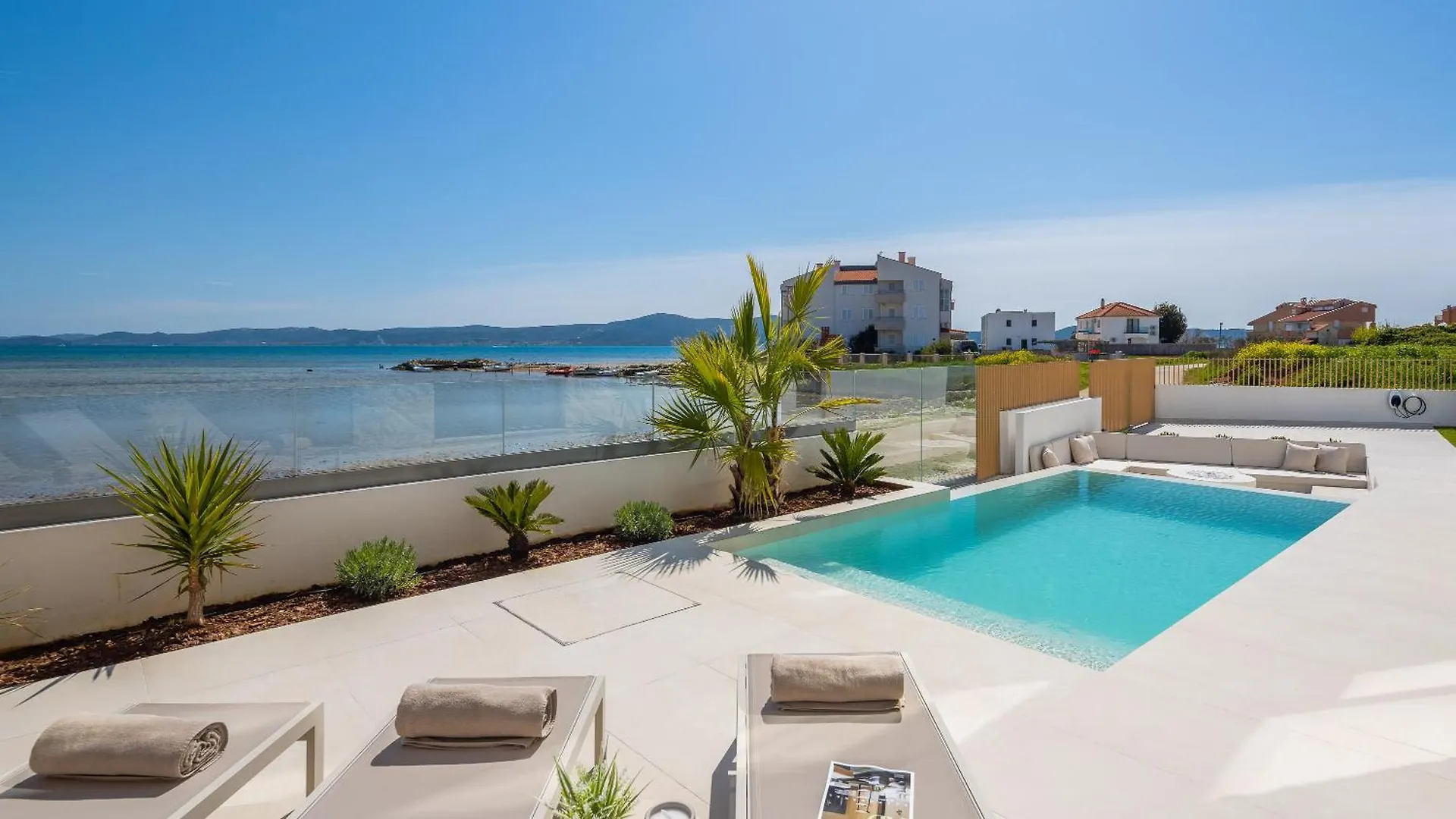 Sukošan Luxury Seafront Villa Noles With Heated Pool, Jacuzzi, Ev Near Zadar