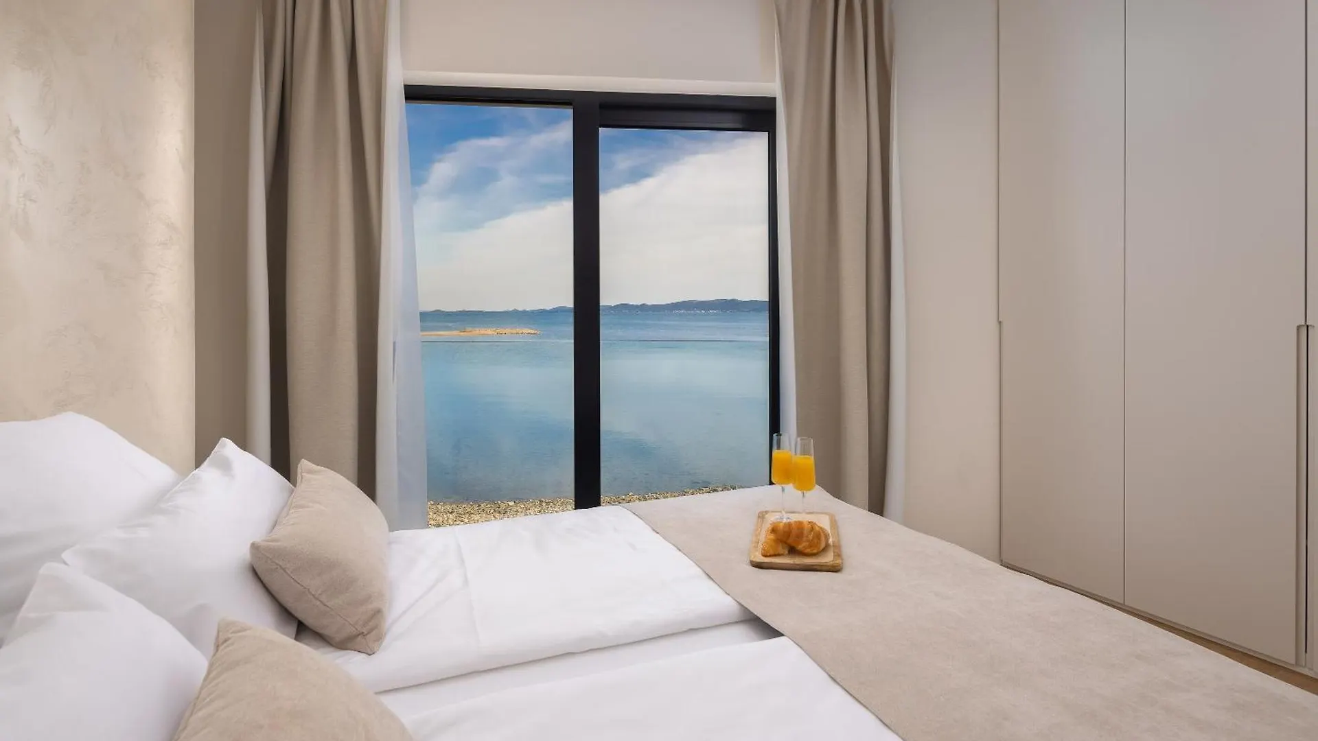 Luxury Seafront Villa Noles With Heated Pool, Jacuzzi, Ev Near Zadar Sukošan