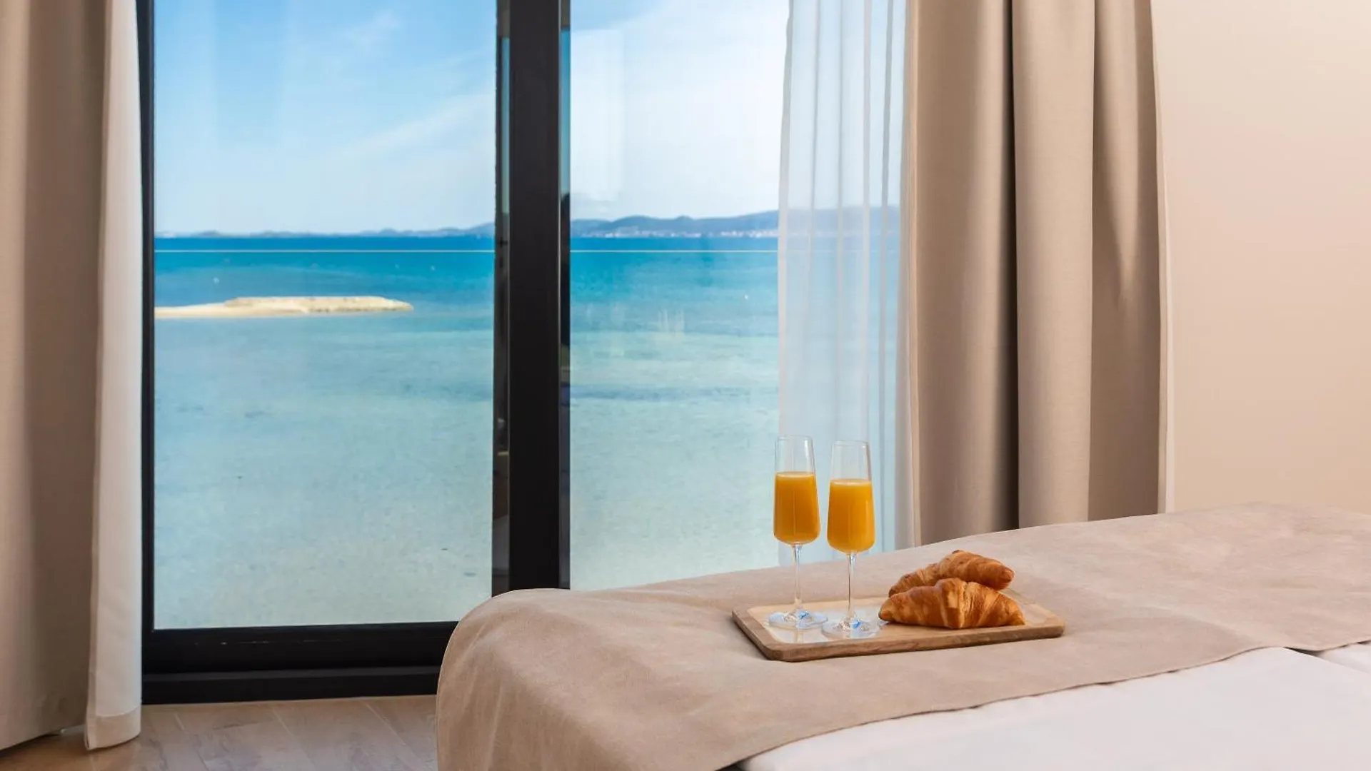 Sukošan Luxury Seafront Villa Noles With Heated Pool, Jacuzzi, Ev Near Zadar