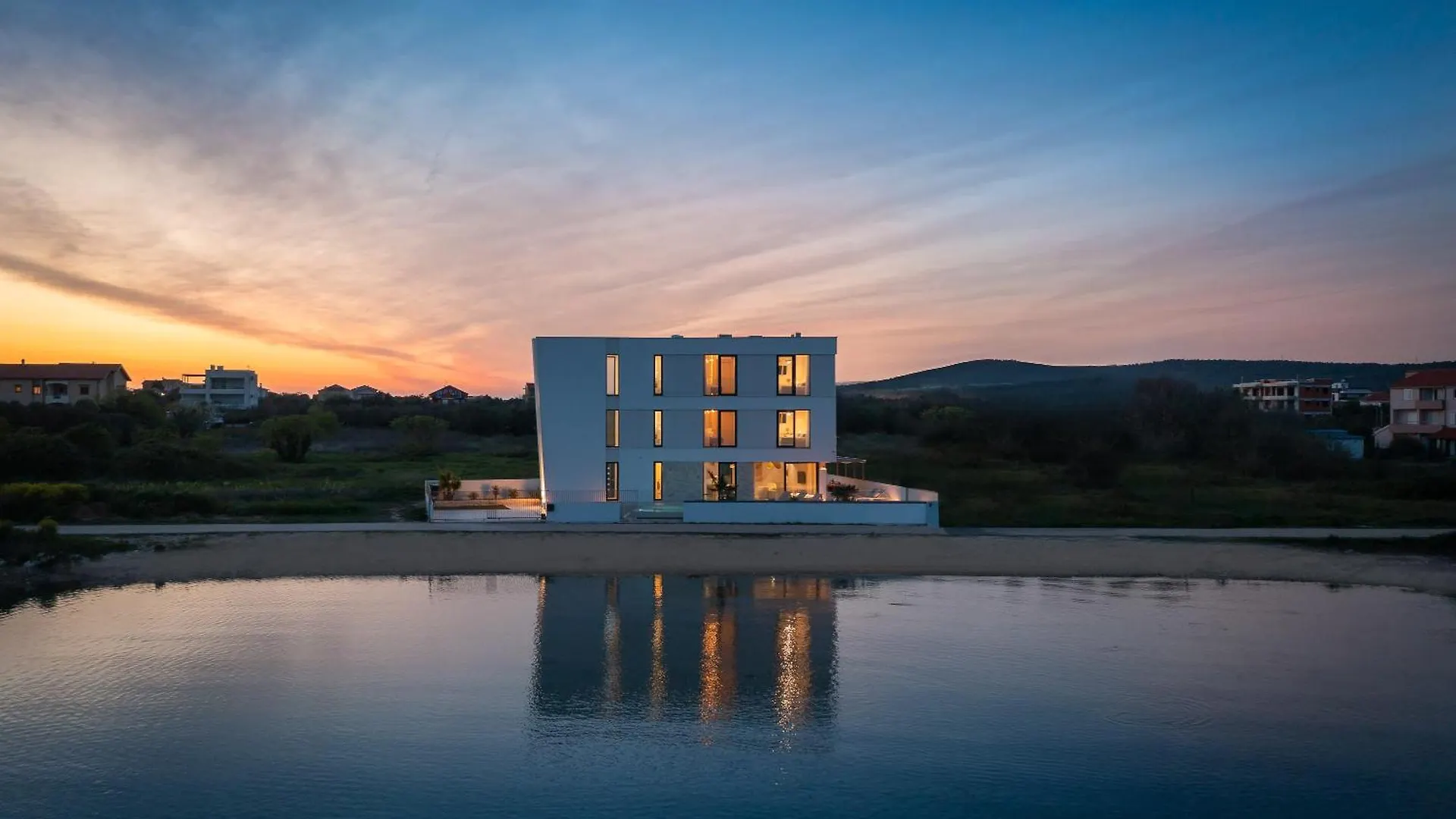 Luxury Seafront Villa Noles With Heated Pool, Jacuzzi, Ev Near Zadar Sukošan 크로아티아